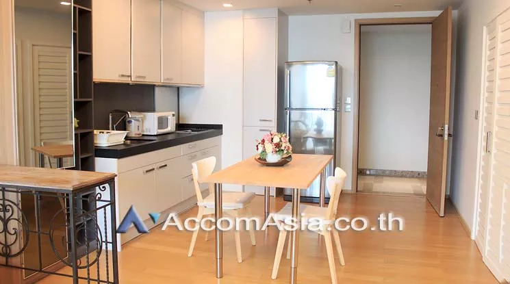  1 Bedroom  Condominium For Rent & Sale in Ploenchit, Bangkok  near BTS Ploenchit - MRT Lumphini (1515618)