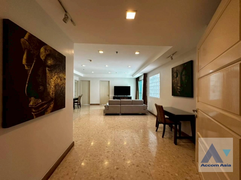unit 3 Bedrooms  Condominium For Rent & Sale in Sukhumvit, Bangkok  near BTS Ekkamai (1515620)
