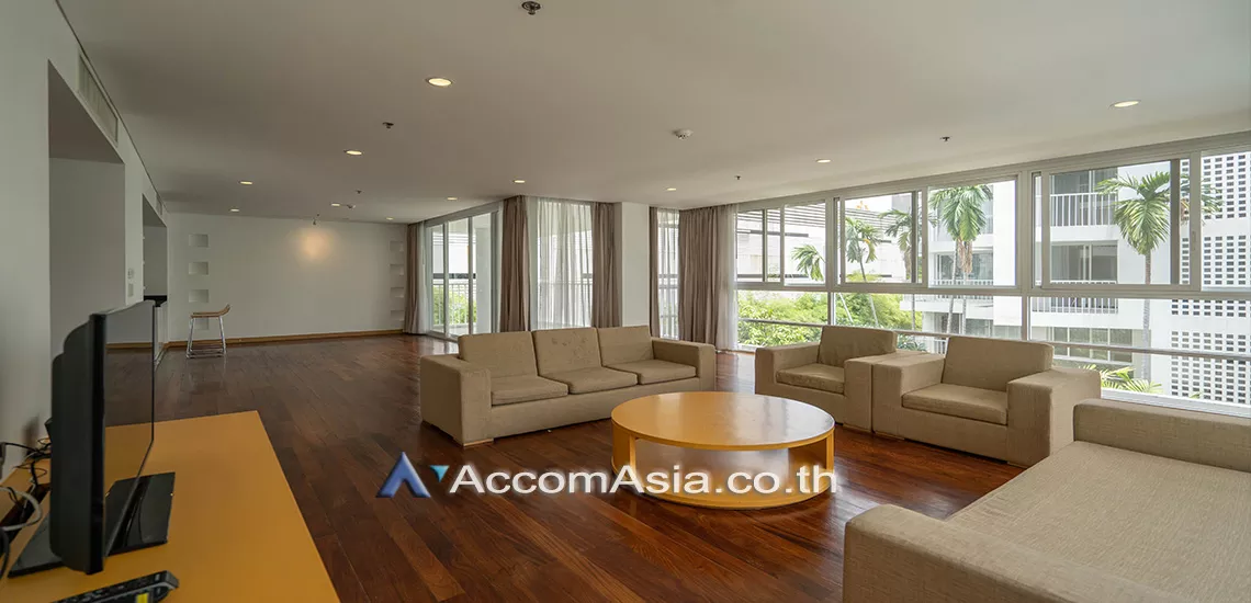 Pet friendly |  3 Bedrooms  Apartment For Rent in Sukhumvit, Bangkok  near BTS Ekkamai (1415633)
