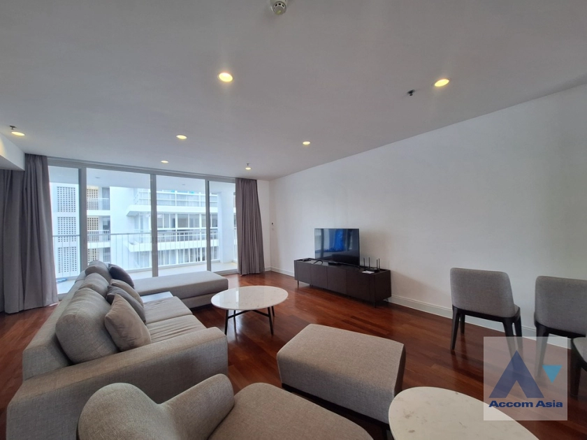 Pet friendly |  Ekkamai Family Apartment Apartment  4 Bedroom for Sale & Rent BTS Ekkamai in Sukhumvit Bangkok