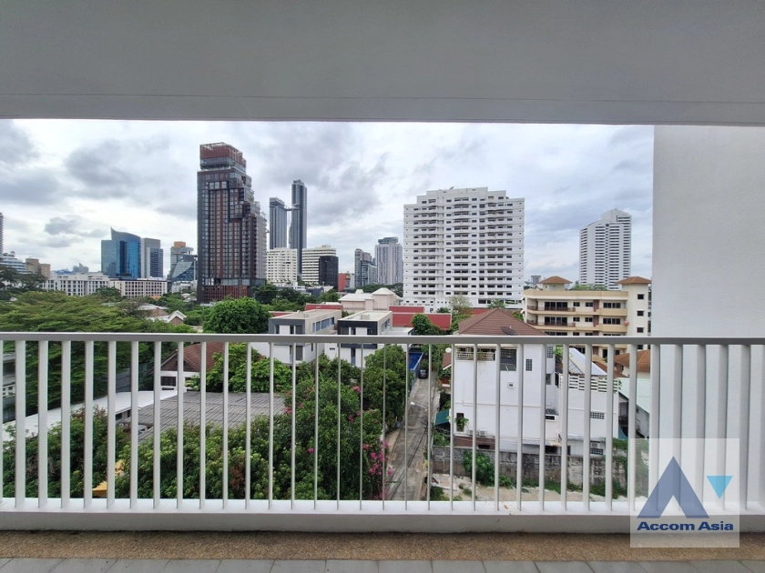 unitPet friendly |  4 Bedrooms  Apartment For Rent & Sale in Sukhumvit, Bangkok  near BTS Ekkamai (1415658)