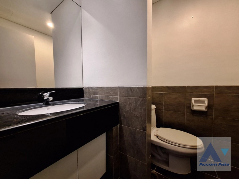 18  4 br Apartment for rent and sale in Sukhumvit ,Bangkok BTS Ekkamai at Ekkamai Family Apartment 1415658