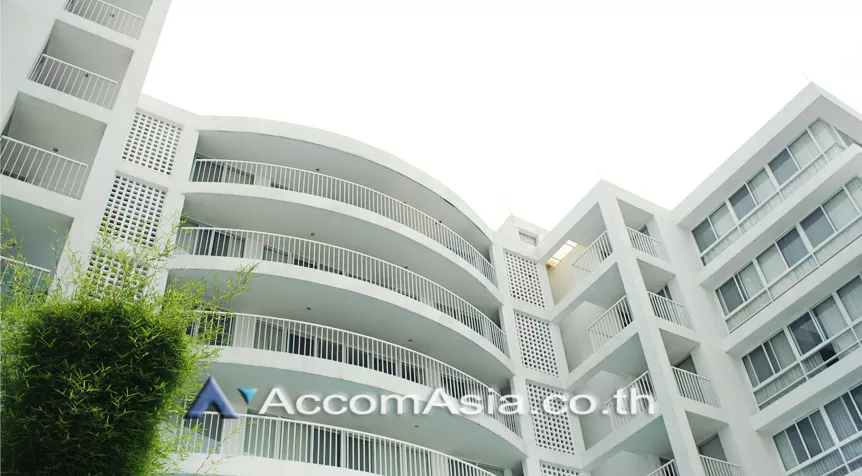  2  4 br Apartment For Rent in Sukhumvit ,Bangkok BTS Ekkamai at Ekkamai Family Apartment 1415696