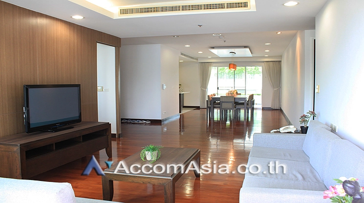  Low-rise Apartment, Only 1,000m to BTS Apartment  3 Bedroom for Sale & Rent BTS Ekkamai in Sukhumvit Bangkok