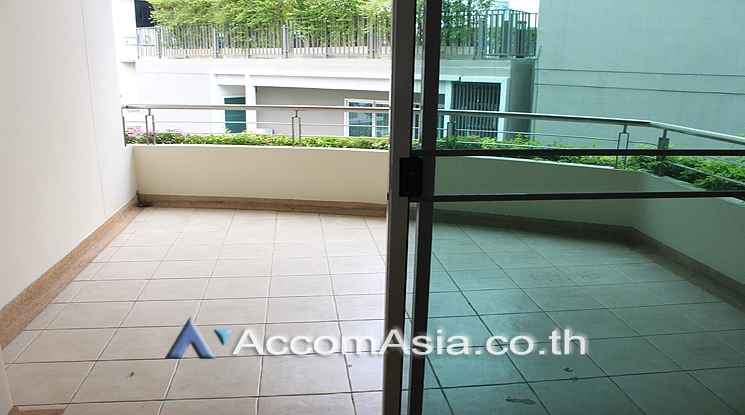 11  3 br Apartment for rent and sale in Sukhumvit ,Bangkok BTS Ekkamai at Low-rise Apartment, Only 1,000m to BTS 1415698