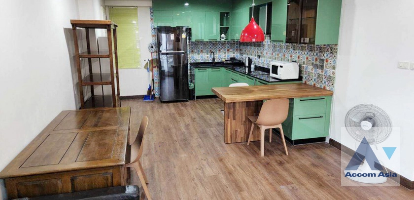 unit 2 Bedrooms  Condominium For Rent in Sathorn, Bangkok  near MRT Lumphini (1515719)