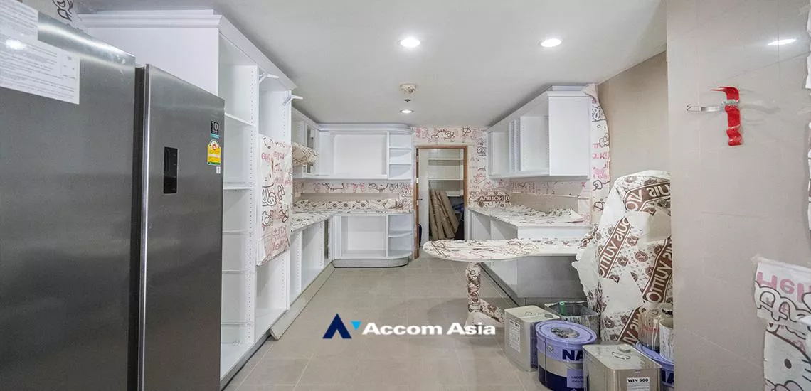Pet friendly |  4 Bedrooms  Apartment For Rent in Sukhumvit, Bangkok  near BTS Asok - MRT Sukhumvit (1415726)