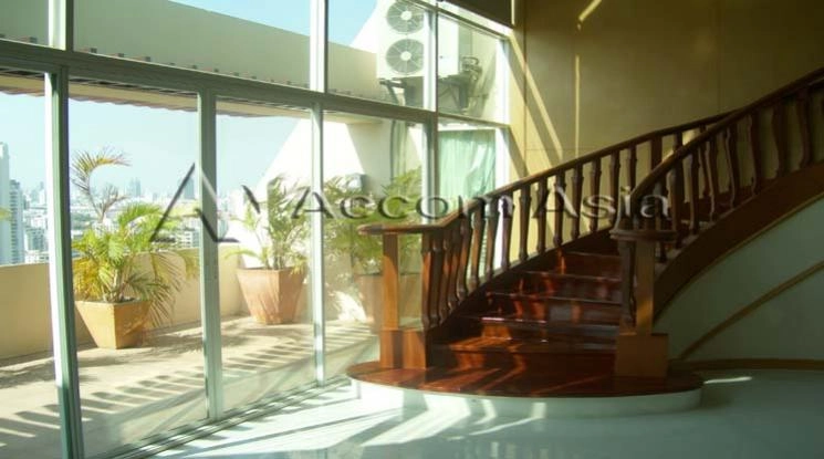 Big Balcony, Pet friendly |  Kids Friendly Space, Walk to BTS 450m Apartment  4 Bedroom for Rent BTS Phrom Phong in Sukhumvit Bangkok