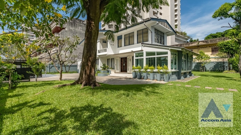 unitHome Office |  3 Bedrooms  House For Rent & Sale in Sukhumvit, Bangkok  near BTS Phrom Phong (2315770)
