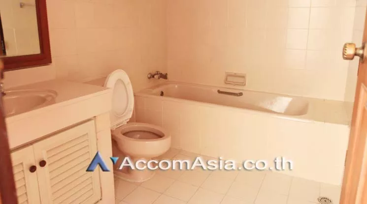 6  3 br Apartment For Rent in Sukhumvit ,Bangkok BTS Asok - MRT Sukhumvit at Spacious space with a cozy 1415790