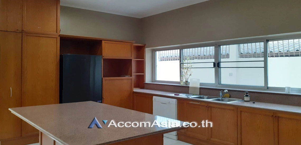 10  4 br House for rent and sale in Pattanakarn ,Bangkok BTS On Nut at Panya Pattanakarn Village 1815795