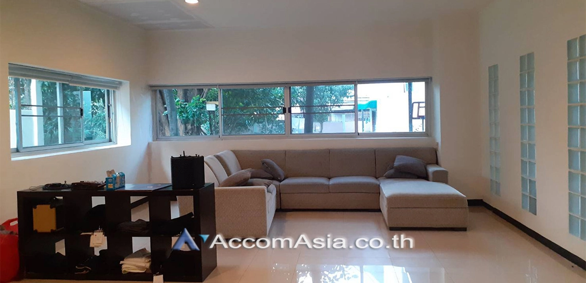 unit 4 Bedrooms  House For Rent & Sale in Pattanakarn, Bangkok  near BTS On Nut (1815795)