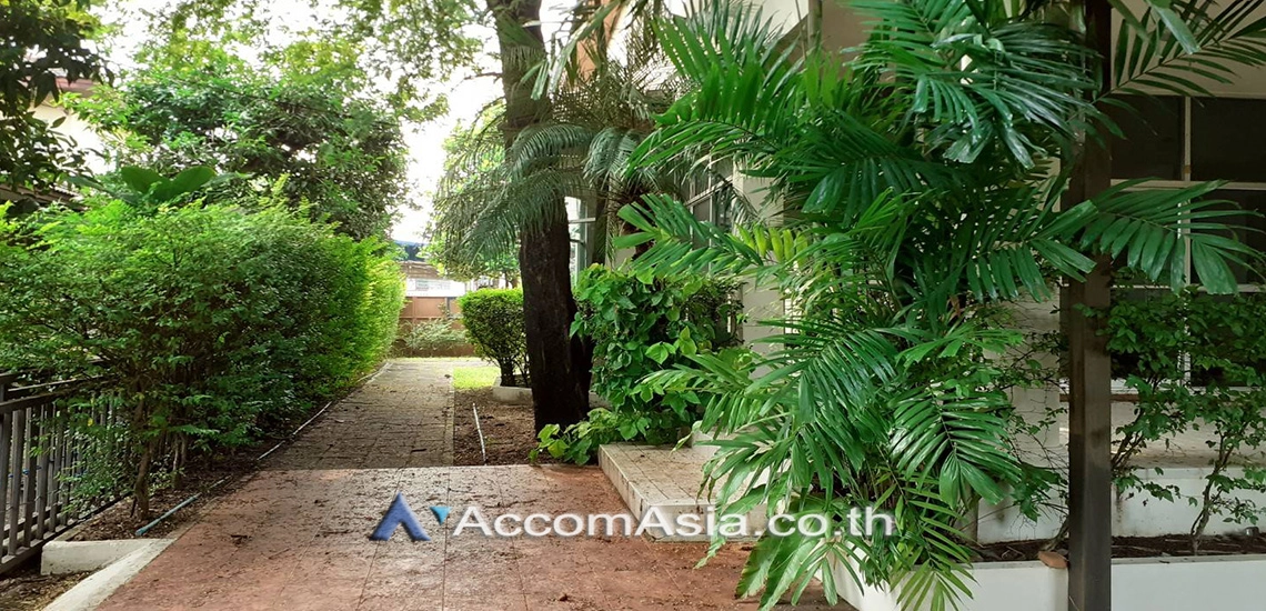 16  4 br House for rent and sale in Pattanakarn ,Bangkok BTS On Nut at Panya Pattanakarn Village 1815795