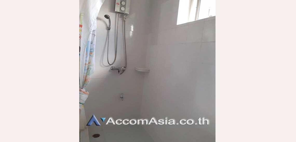 30  4 br House for rent and sale in Pattanakarn ,Bangkok BTS On Nut at Panya Pattanakarn Village 1815795