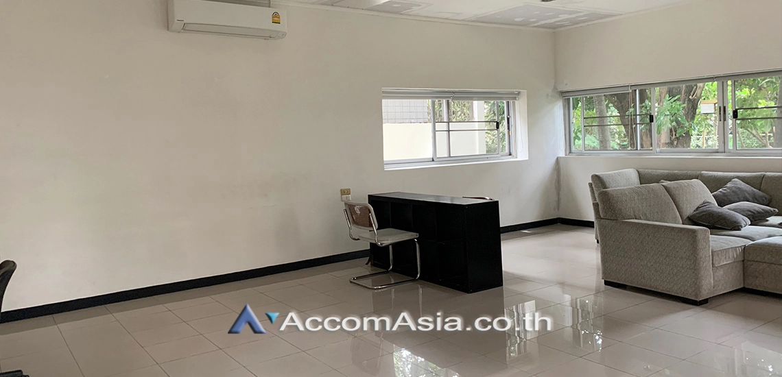 unit 4 Bedrooms  House For Rent & Sale in Pattanakarn, Bangkok  near BTS On Nut (1815795)