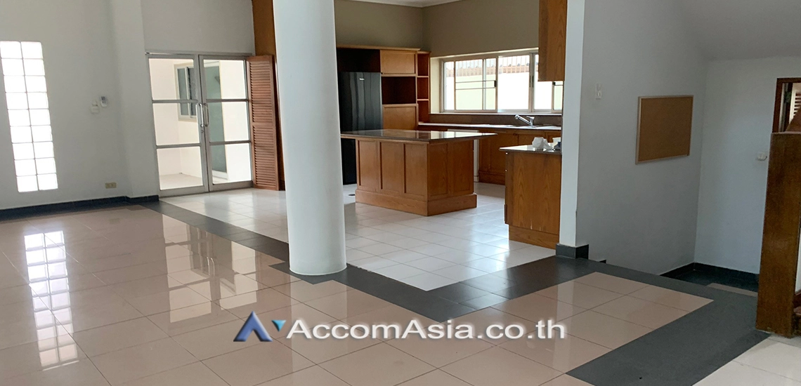 12  4 br House for rent and sale in Pattanakarn ,Bangkok BTS On Nut at Panya Pattanakarn Village 1815795