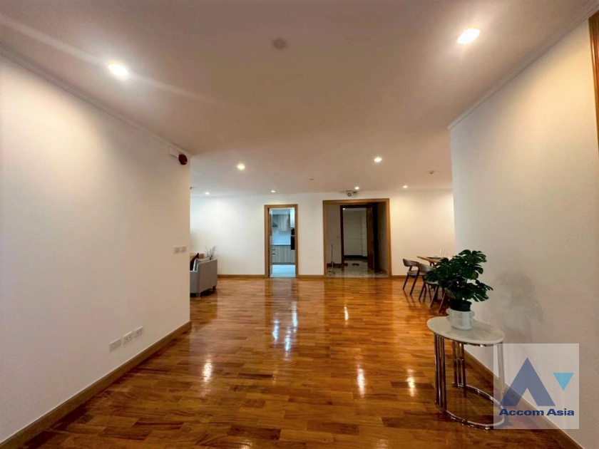 5  3 br Apartment For Rent in Sukhumvit ,Bangkok BTS Phrom Phong at Apartment with Top Facilities, Close to Emshere 1415798