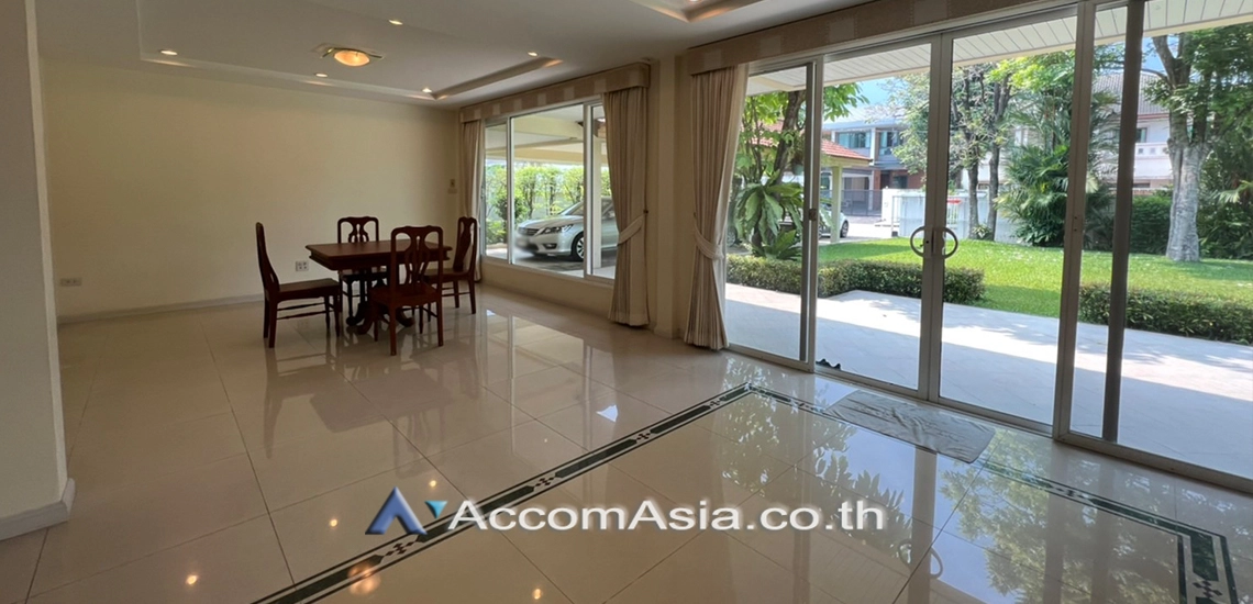 unit 3 Bedrooms  House For Rent in Pattanakarn, Bangkok  near BTS On Nut (1815804)
