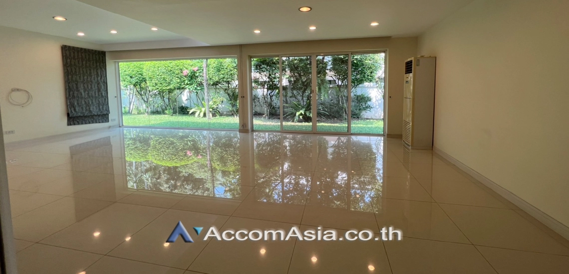 unit 3 Bedrooms  House For Rent in Pattanakarn, Bangkok  near BTS On Nut (1815804)