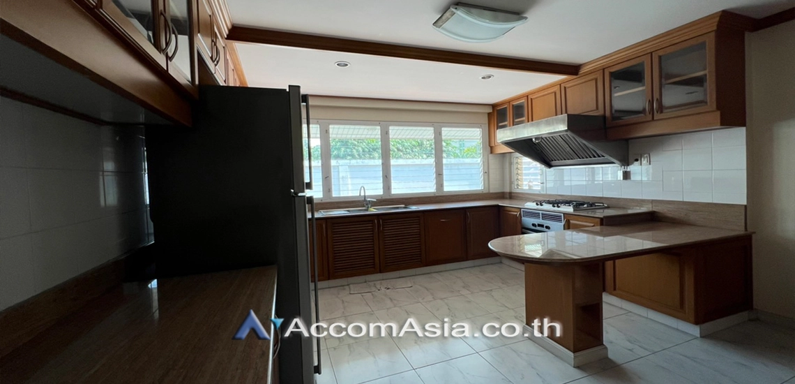 unit 3 Bedrooms  House For Rent in Pattanakarn, Bangkok  near BTS On Nut (1815804)