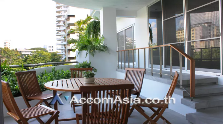 Garden, Big Balcony |  The Contemporary Living Apartment  4 Bedroom for Rent BTS Chong Nonsi in Sathorn Bangkok