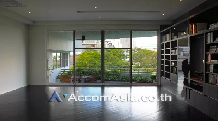 Garden, Big Balcony |  4 Bedrooms  Apartment For Rent in Sathorn, Bangkok  near BTS Chong Nonsi (1415805)