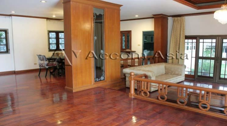  1  5 br House For Rent in Pattanakarn ,Bangkok BTS On Nut at Panya Pattanakarn Village 1815812