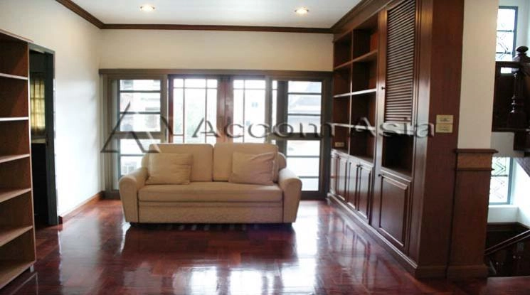 5  5 br House For Rent in Pattanakarn ,Bangkok BTS On Nut at Panya Pattanakarn Village 1815812