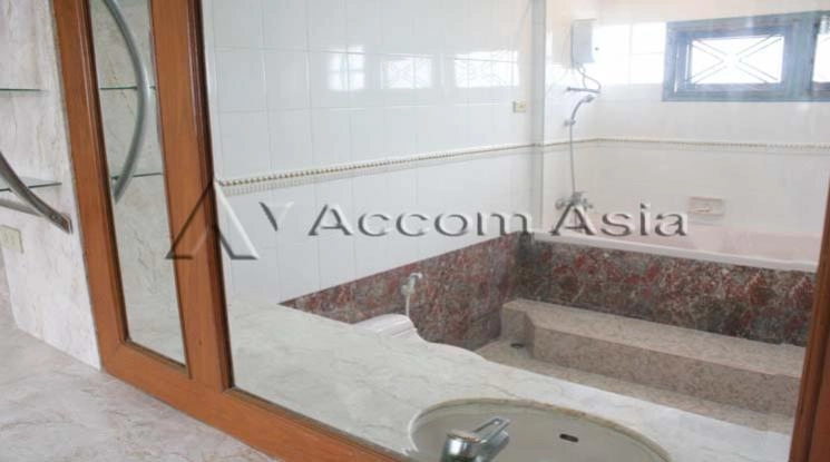 8  5 br House For Rent in Pattanakarn ,Bangkok BTS On Nut at Panya Pattanakarn Village 1815812