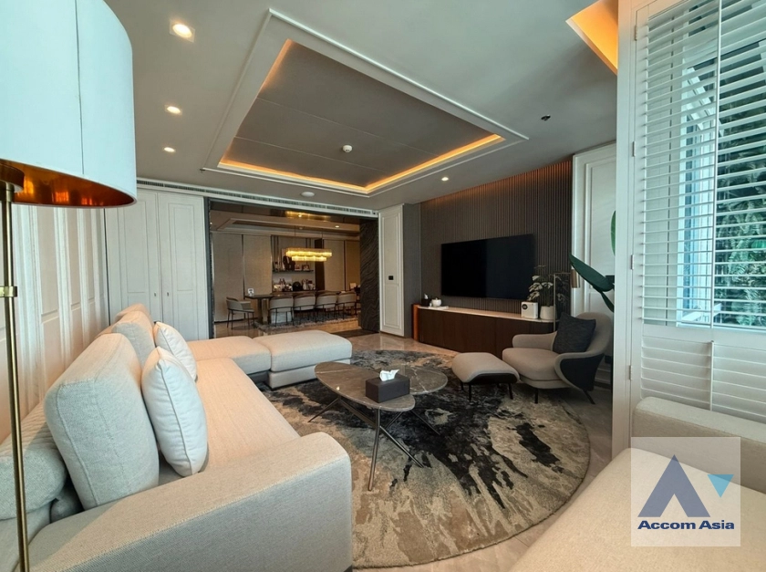 unitSpacious room in the heart of Ploenchit with city view ( 1515824 )