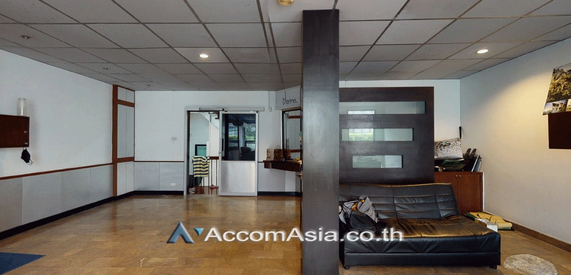  2  10 br House for rent and sale in Sukhumvit ,Bangkok BTS Phrom Phong 110121