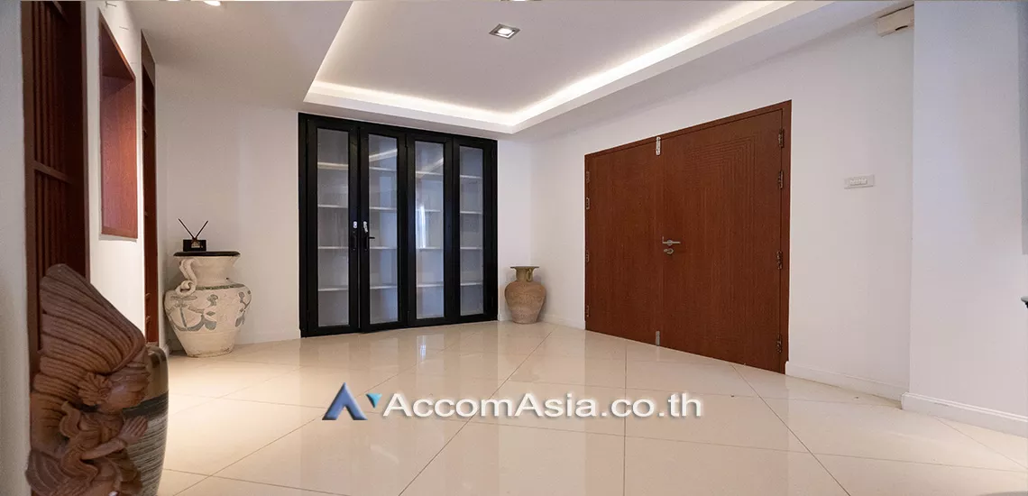 8  4 br Condominium For Rent in Sukhumvit ,Bangkok BTS Nana at Inter Tower 1515899
