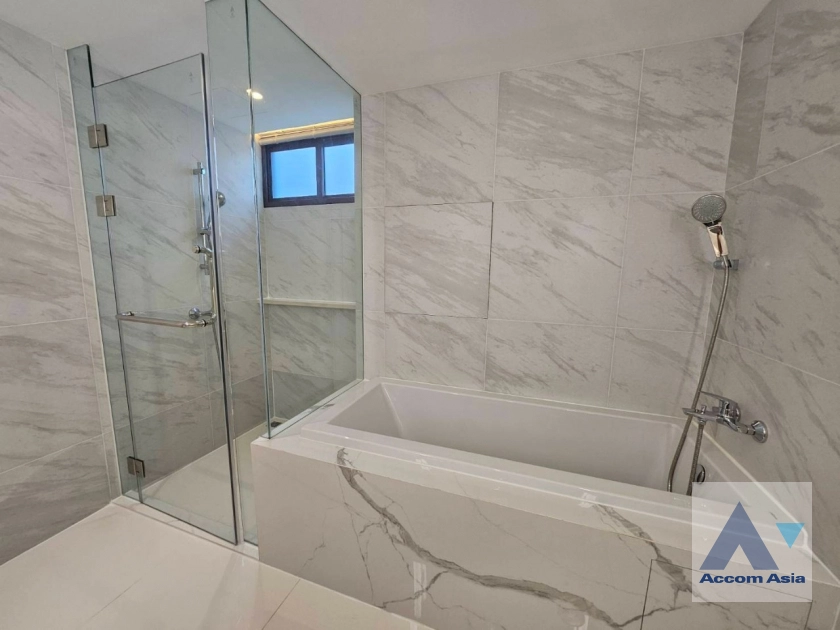 33  3 br Apartment For Rent in Sukhumvit ,Bangkok BTS Ekkamai at Classic contemporary 1415906