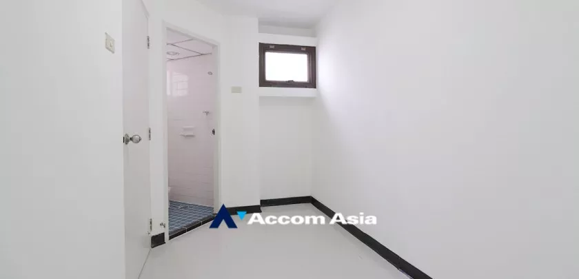 19  3 br Apartment For Rent in Sukhumvit ,Bangkok BTS Nana at Comfort high rise 1415929