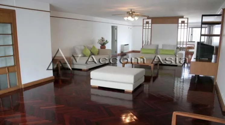 unit 3 Bedrooms  Apartment For Rent in Sukhumvit, Bangkok  near BTS Nana (1415930)