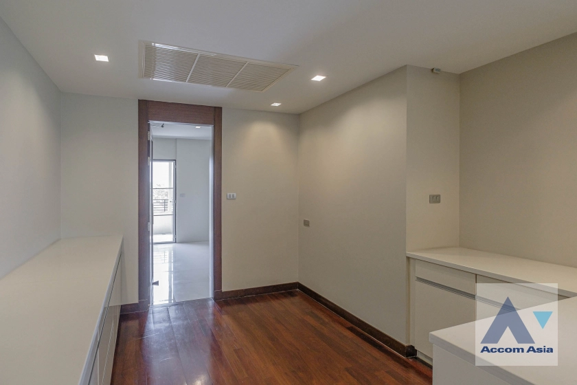 7  2 br Apartment For Rent in Sathorn ,Bangkok BRT Thanon Chan at Low Rise Residence 1415974