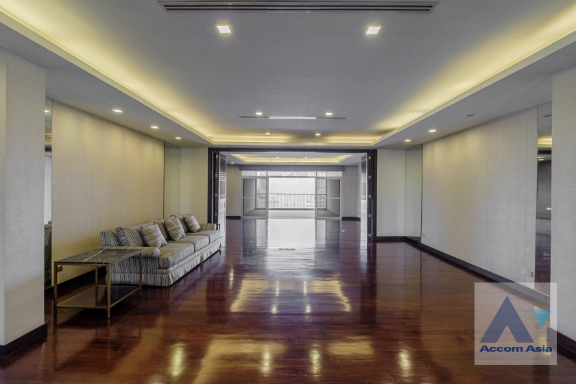 Pet friendly |  Low Rise Residence Apartment  4 Bedroom for Rent BRT Thanon Chan in Sathorn Bangkok