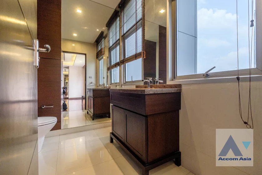 10  4 br Apartment For Rent in Sathorn ,Bangkok BRT Thanon Chan at Low Rise Residence 1415975