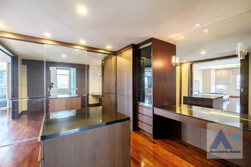 14  4 br Apartment For Rent in Sathorn ,Bangkok BRT Thanon Chan at Low Rise Residence 1415975