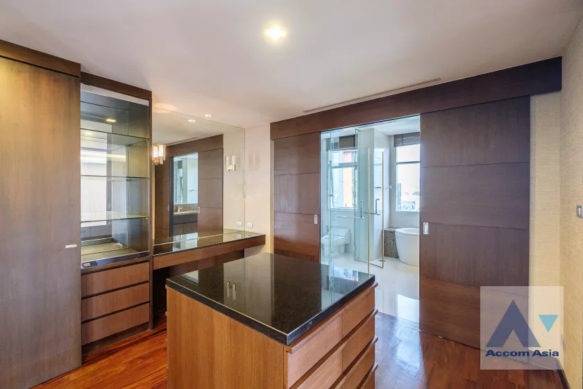 13  4 br Apartment For Rent in Sathorn ,Bangkok BRT Thanon Chan at Low Rise Residence 1415975