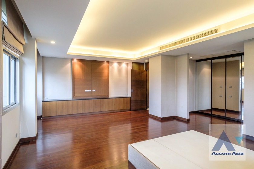 18  4 br Apartment For Rent in Sathorn ,Bangkok BRT Thanon Chan at Low Rise Residence 1415975