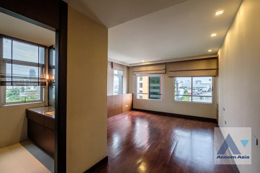 27  4 br Apartment For Rent in Sathorn ,Bangkok BRT Thanon Chan at Low Rise Residence 1415975