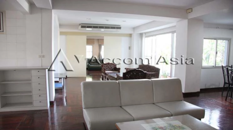 5  3 br Apartment For Rent in Sathorn ,Bangkok BTS Chong Nonsi at Low Rised Building 1416000