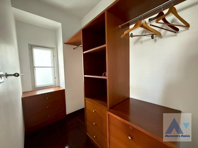 11  2 br Apartment For Rent in Sathorn ,Bangkok BTS Chong Nonsi at Low Rised Building 1416001