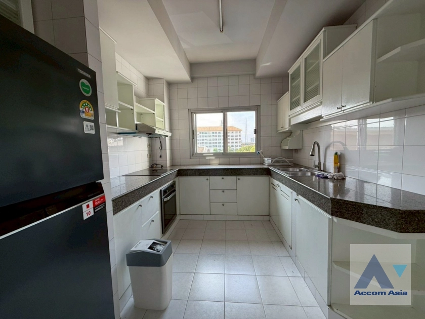 8  2 br Apartment For Rent in Sathorn ,Bangkok BTS Chong Nonsi at Low Rised Building 1416001