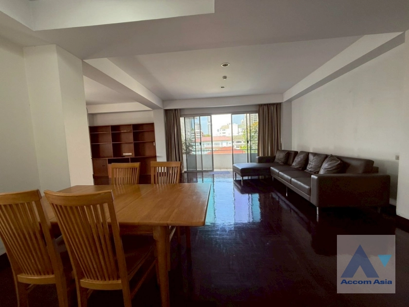 unit 2 Bedrooms  Apartment For Rent in Sathorn, Bangkok  near BTS Chong Nonsi (1416001)