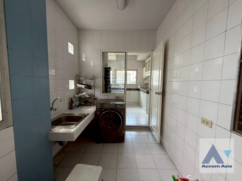 9  2 br Apartment For Rent in Sathorn ,Bangkok BTS Chong Nonsi at Low Rised Building 1416001