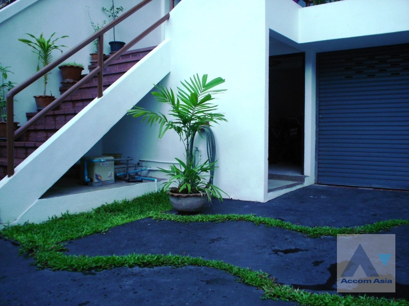 12  3 br Townhouse For Sale in Sukhumvit ,Bangkok BTS Thong Lo 1716036