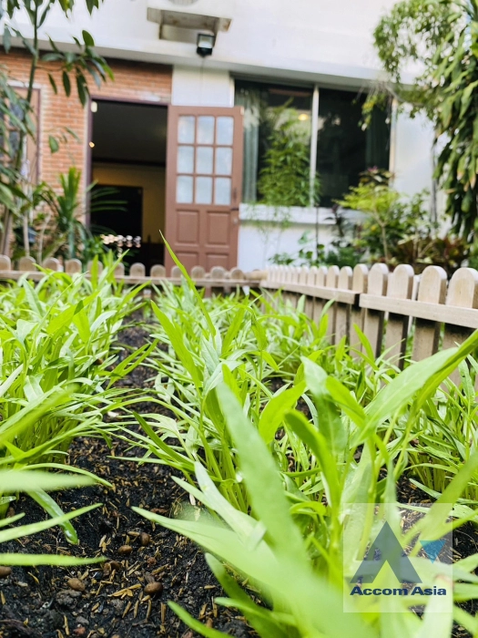 7  3 br Townhouse For Sale in Sukhumvit ,Bangkok BTS Thong Lo 1716036