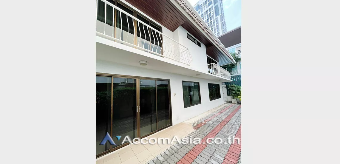 10  2 br Apartment For Rent in Sukhumvit ,Bangkok BTS Ekkamai at Classic contemporary 1816054